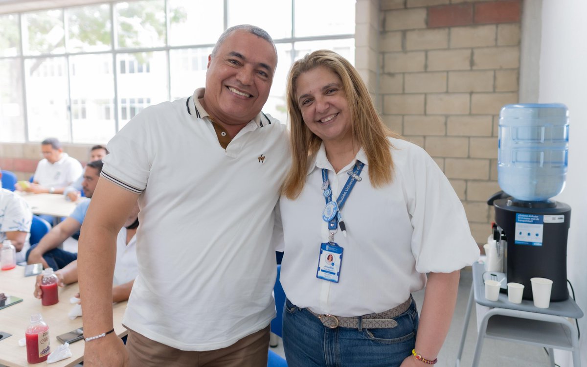 la_usm's tweet photo. Hoy vivimos el Gran Encuentro de Egresados de Colegios Públicos de Santa Marta: "Volvamos a Estudiar", una jornada que reunió a jóvenes, familias e instituciones con un mismo propósito: abrir caminos, derribar barreras y acercar más oportunidades de educación superior para nuestra ciudad.