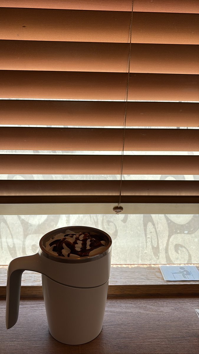 chy93d's tweet photo. #タリーズ #タリーズコーヒー #Tullys で #カフェモカ に #ホイップ多め

チョコレーソースの上にホイップて言わんとやっぱダメか

生存確認 https://t.co/fIkVF3JtsJ