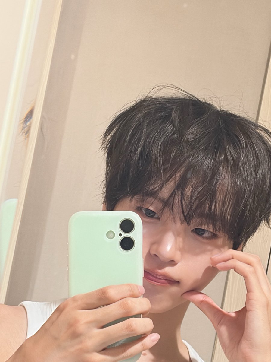 cravitybbl's tweet photo. 260606 #형준버블 00:28 KST https://t.co/Vw42rFXe80