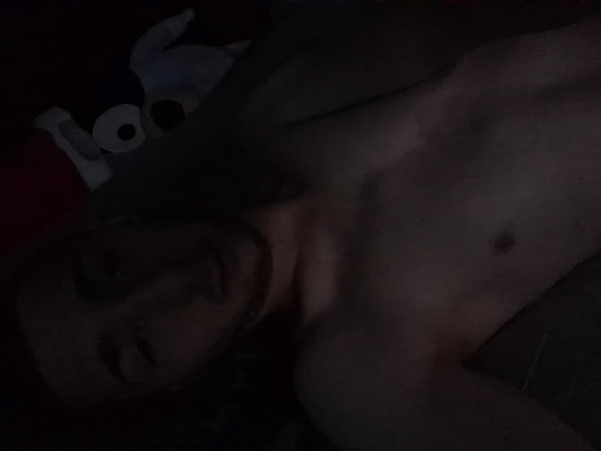 BradleyParson6's tweet photo. I need a girlfriend. https://t.co/ghwyXfenH1