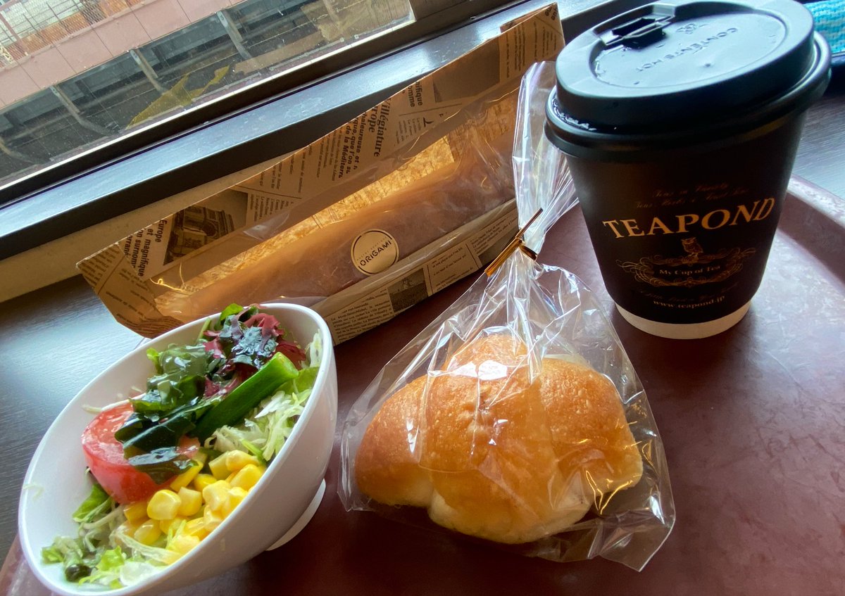 gretsch31's tweet photo. これは昨日のお昼に頂いたパンたち🥖🥐

食欲が湧かなくてミルクフランスは
今朝になってしまったけれど
黒トリュフパンもどちらも
美味しかったです。ご馳走様でした。 https://t.co/NwrWkLow93