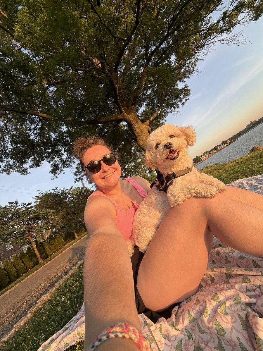 _laurengage's tweet photo. a friday evening in june 💖☀️🐾 https://t.co/0hVH2QvwSG