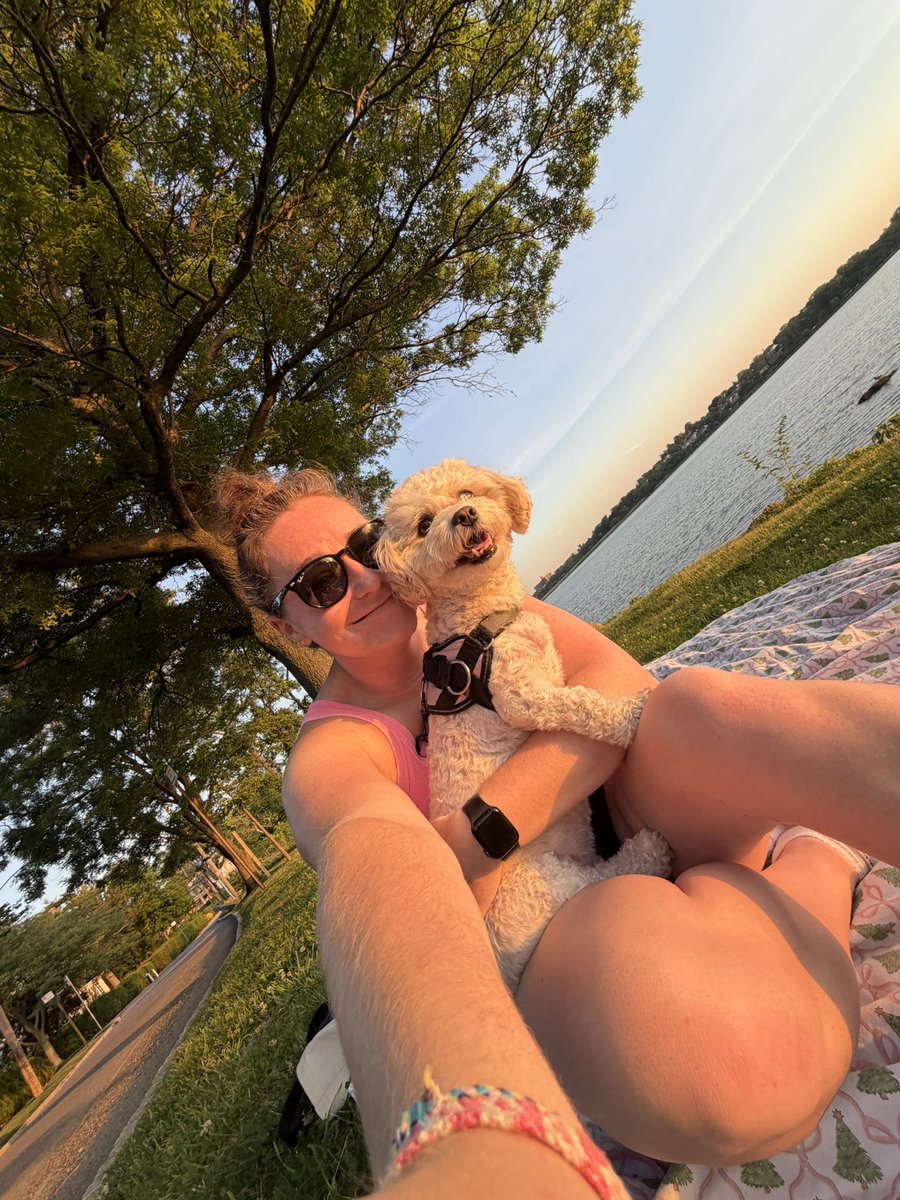 _laurengage's tweet photo. a friday evening in june 💖☀️🐾 https://t.co/0hVH2QvwSG