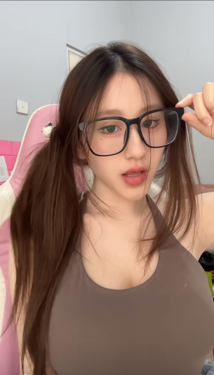 bahannantiaja's tweet photo. cesian 🥵🥵 https://t.co/4BzELQCtxz