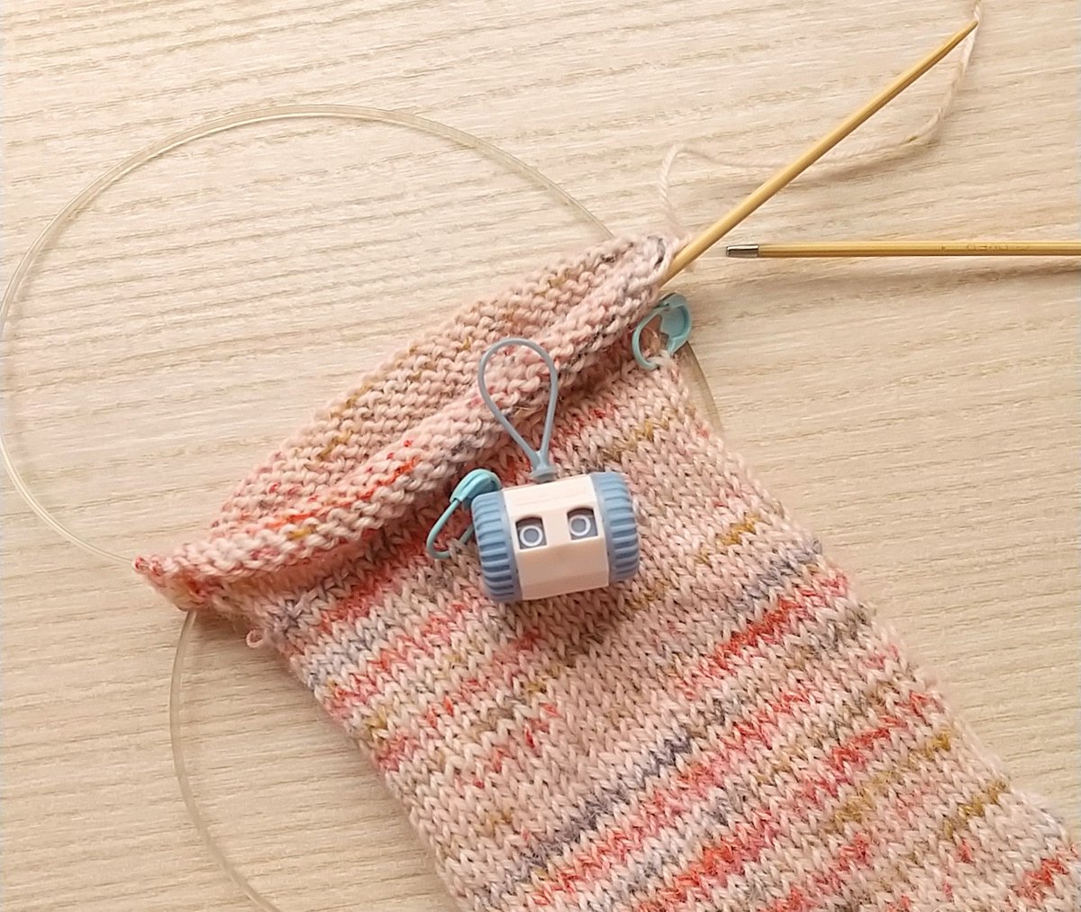 Happy_time_knit's tweet photo. 前から気になってたニッティングカウンター。
やっと買って来ました〜。
これで「正」の字、書かずにすむかな🤭 https://t.co/80P23VWEvP