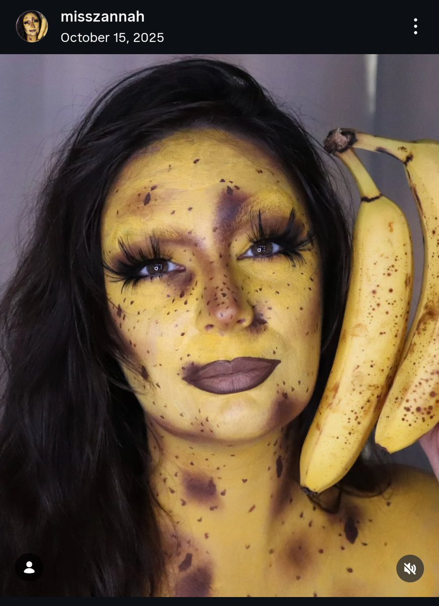 lizzayy511's tweet photo. @jaimariah @ misszannah on instagram did this last october! I love the creativity 😍🍌 https://t.co/hJlExY89GY