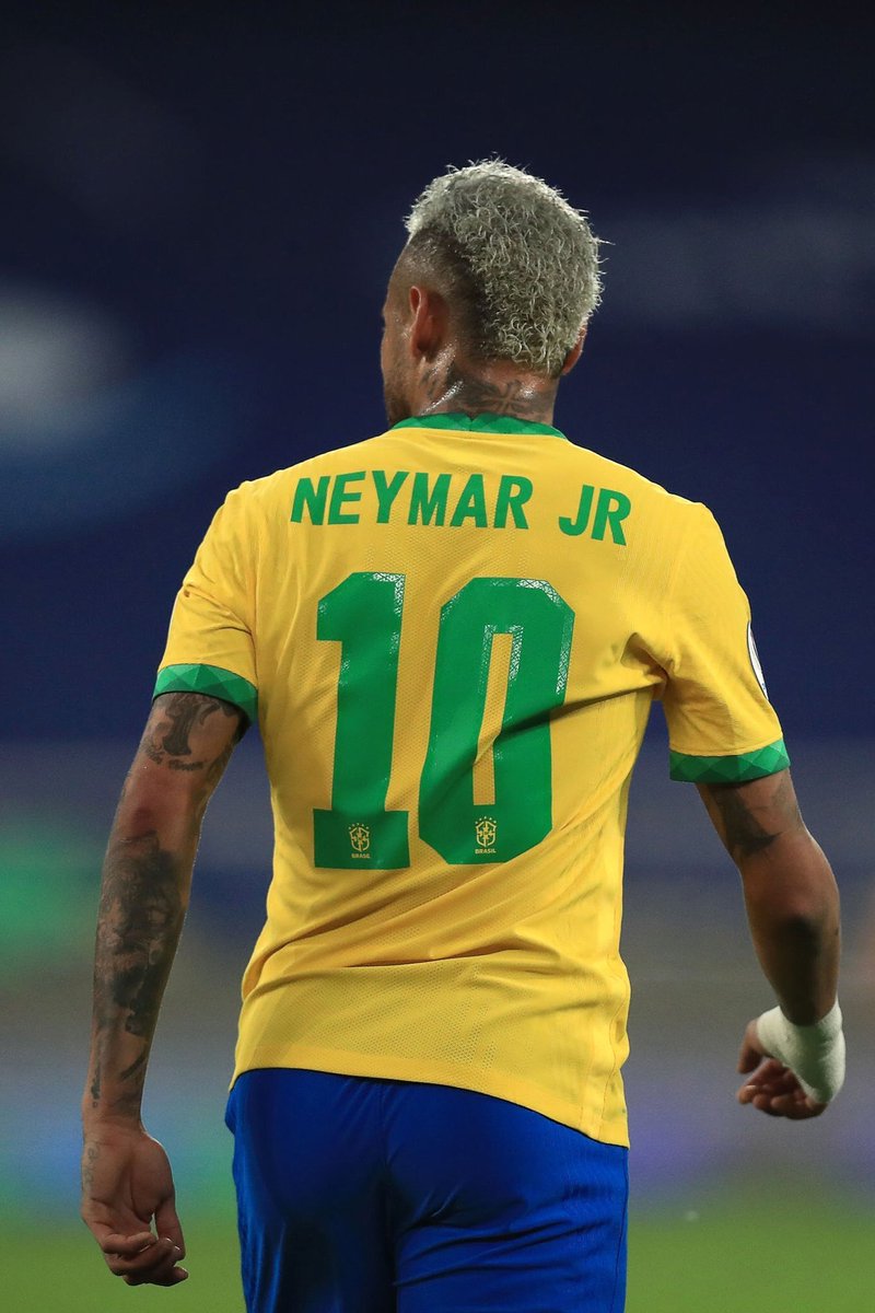 debateydebate's tweet photo. Essa camisa de 2020 é uma das mais lindas do século https://t.co/quA1wTDcje