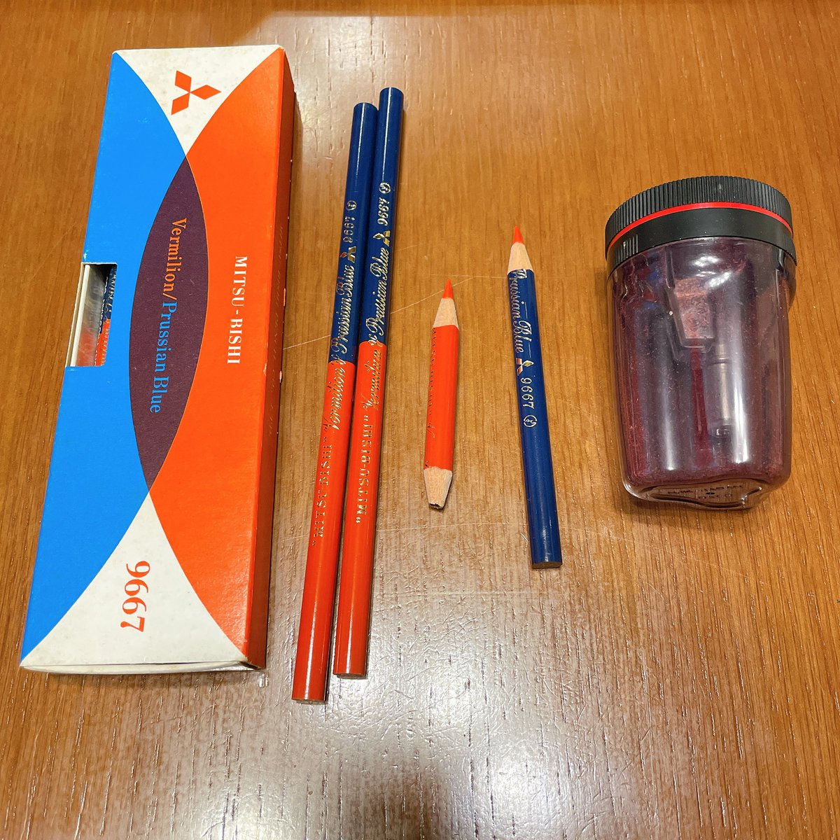 syooooko1230's tweet photo. 中島重久堂さんは私もTSUNAGOでお世話になっていますが、100均の鉛筆削りも作っていらしたとは……！（TSUNAGOは右端です） https://t.co/HwStiiKZrB
