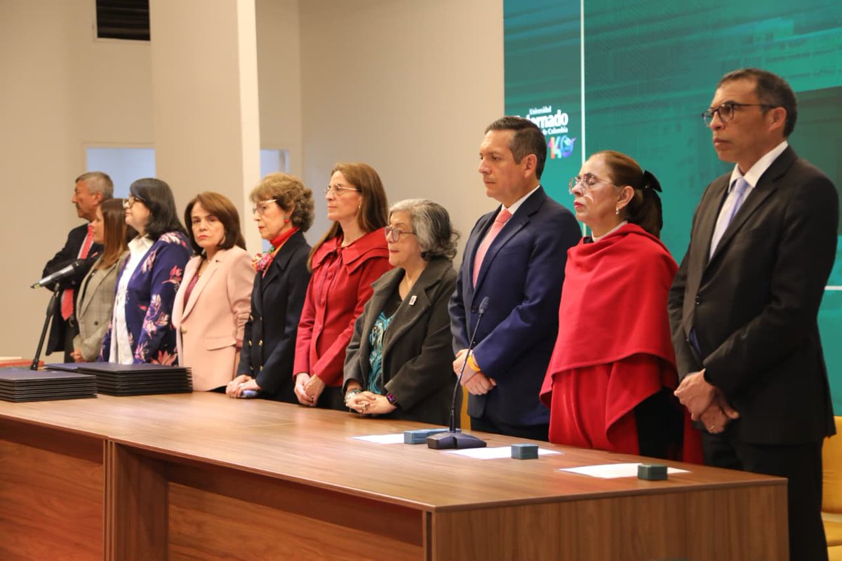 AngelaMaria29's tweet photo. Nuestra Casa de Estudios se llenó de alegría para celebrar una ceremonia de graduación especial, una jornada inolvidable en la que una nueva generación de profesionales, especialistas y magísteres recibió sus títulos académicos.

En esta última ceremonia del semestre, @UExternado felicitó de manera especial a los graduados de las Facultades de Administración de Empresas Turísticas y Hoteleras, Ciencias Sociales y Humanas, Comunicación Social, Contaduría Pública, Economía y Estudios del Patrimonio Cultural.