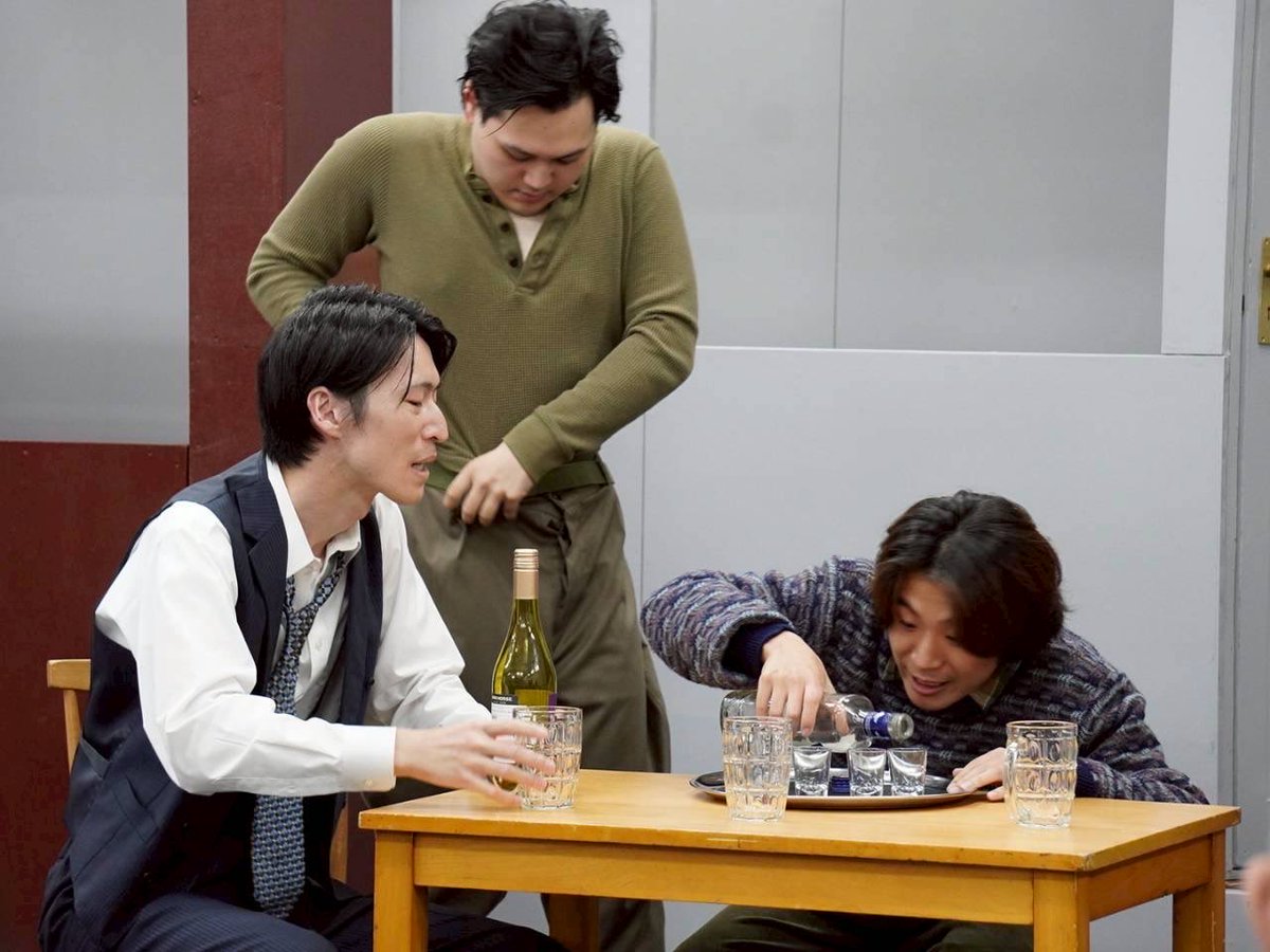 resolution217's tweet photo. #運命の皮肉

来週から小屋入りです！

演出の川端さんの誕生日もお祝いしました〜✨

喜劇な作品、コント好きな人は好きな気が笑

僕は永遠に飲んでますね、ずっと飲んでます

お待ちしています♪

予約フォーム
https://t.co/lkTkWyfCpO https://t.co/pA2ktpA10r