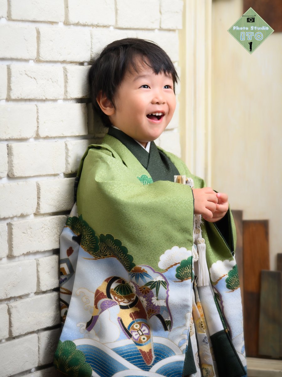 ito_studio's tweet photo. 七五三📷

今年の秋も暑い日が続くんですかね？
はじめは、着慣れない着物で苦しかったり、足袋に違和感があって脱ぐと・・・
撮影が始まると、とても楽しんでもらえました。

＃稲沢市　＃七五三　＃着物レンタル https://t.co/baPJLANn7N