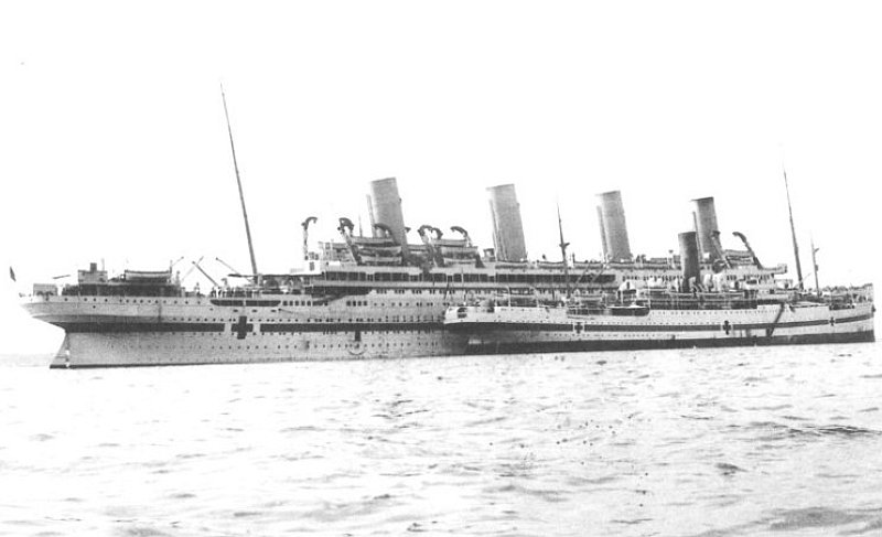 MeriaRmsTitanic's tweet photo. On 6th June 1916, Britannic (#Titanic's sister) completes her military service. The ship return to #Belfast, for several weeks, to change her configuration from hospital ship to transatlantic ship. The White Star Line was paid £75,000 for the changes. https://t.co/s4FlIkNA7B