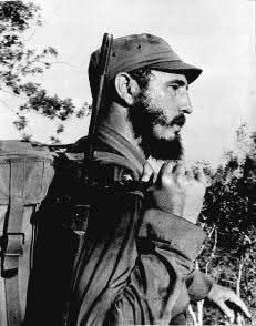 JHGcasanova's tweet photo. Fidel: “De modo que estudiar la historia y estudiarla a fondo es quizás el instrumento más extraordinario de que dispongamos para trasmitir valores, sentimientos patrióticos, sentimientos revolucionarios, sentimientos heroicos”. #LatiendoConFidel @DiazCanelB @DrRobertoMOjeda https://t.co/vh7v223WtK