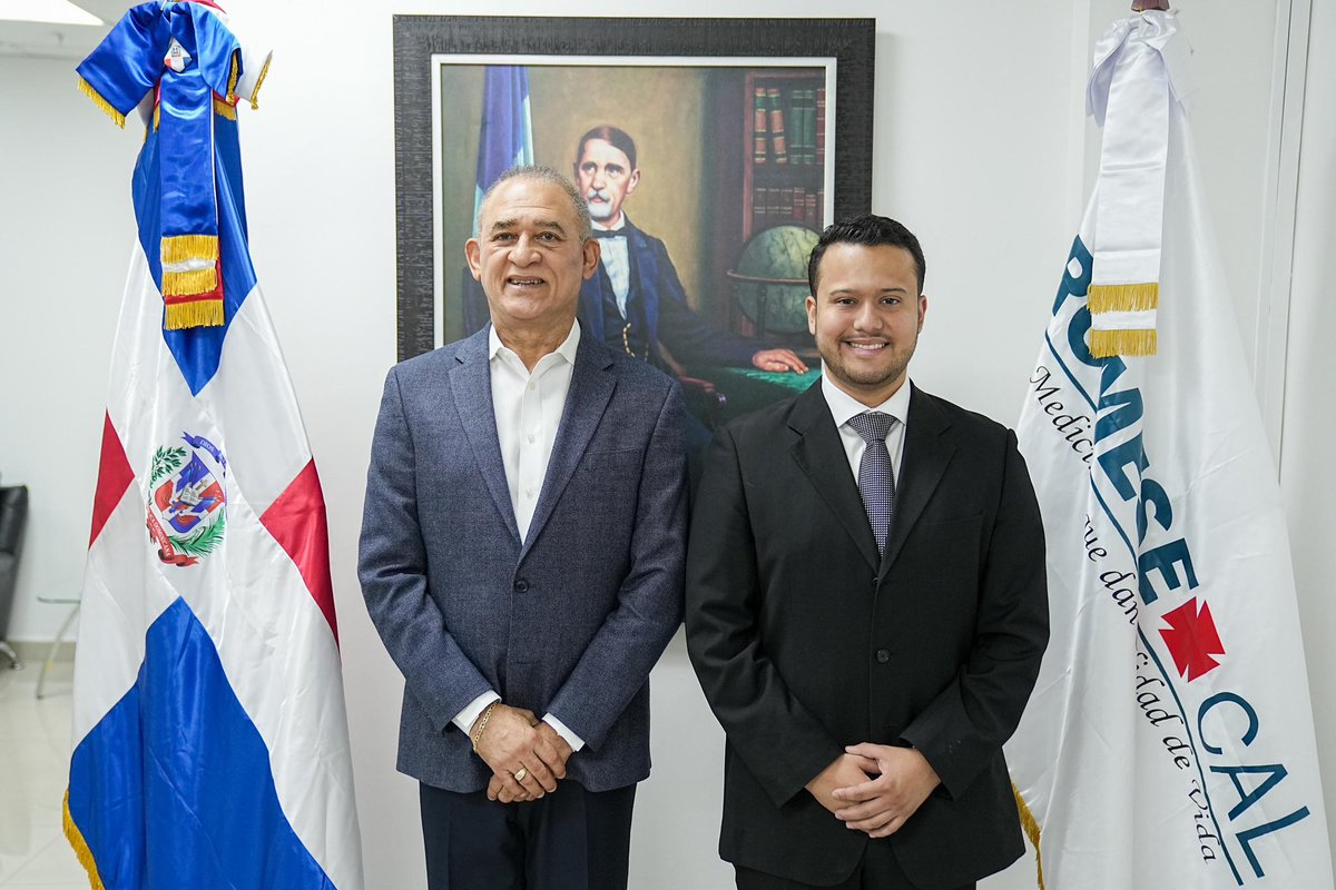 PromesecalRD's tweet photo. Autoridades hondureñas conocieron el modelo de Farmacias del Pueblo y evalúan replicarlo en su país para ampliar el acceso a medicamentos a bajo costo 🇭🇳🇩🇴.

Desde PROMESE/CAL reafirmamos nuestra disposición de compartir esta experiencia🤝.

https://t.co/Q9e13MFM9N

#PROMESECAL https://t.co/WwAkWi0kwZ