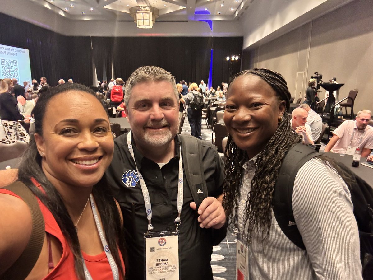 CoachParnell13's tweet photo. THSADA Spring Showcase is officially over. But the relationships, connections, learning, growing, and leading never stops. Blessed to be apart of an organization that is “built on tradition, driven by vision.”@OfficialTHSADA @uiltexas @EHSMavs_TrackXC @duhblj @CoachParnell13 https://t.co/YeaKIwKbtz