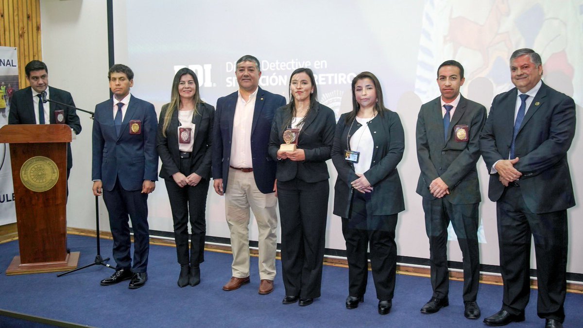 DPPCurico's tweet photo. Como Delegación Presidencial Provincial de Curicó, acompañamos a la Policía de Investigaciones en la ceremonia de conmemoración del Día del Detective en situación de Retiro, que se desarrolló en dependencias del Auditorio de la Corporación Cultural #Curicó. https://t.co/xiR43AeSNz
