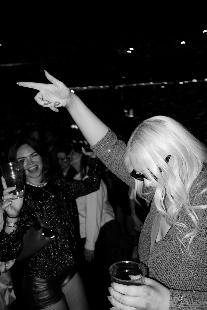 KissyDelaney's tweet photo. The vibes in Amsterdam made the perfect start to the residency tour….. London is about to go crazy https://t.co/uCPZ1UAK9l