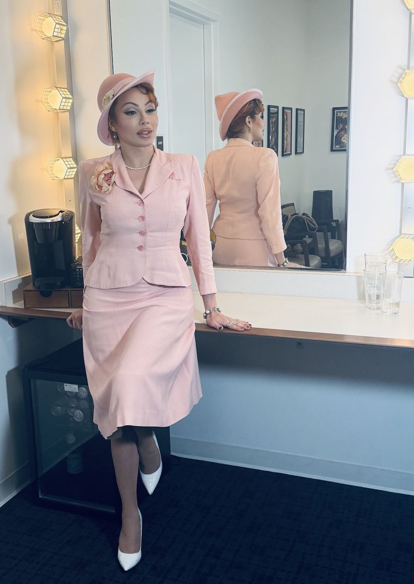 Fleshbot's tweet photo. Ariel Demure, Erika Icon &amp; Oliver Florence Speak at UCSB Film &amp; Media Class - https://t.co/oWiwdvgTBD @ArielDemure @therubpr https://t.co/zvtzwLkWF6