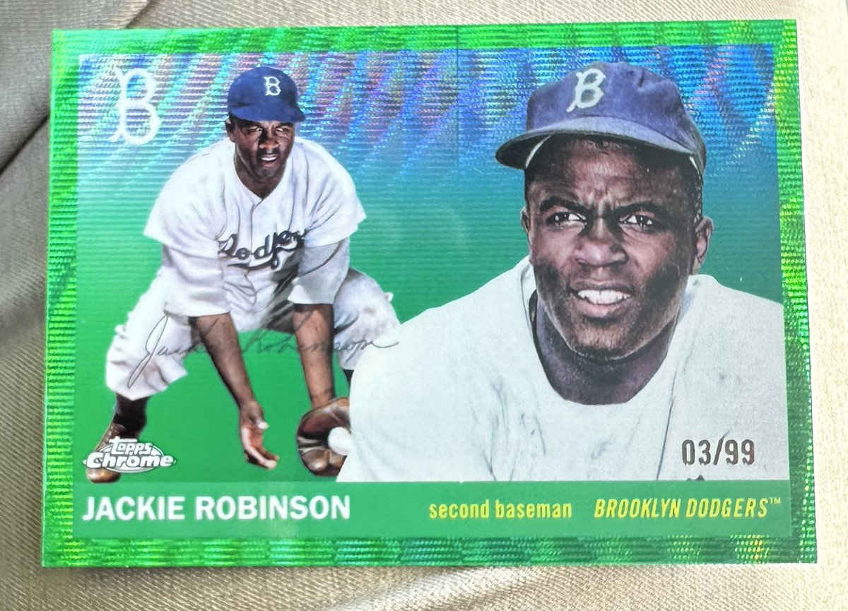 StoutenburgAdam's tweet photo. These new Topps Chrome Platinum are really nice!! 

@CardPurchaser https://t.co/Q1lmBpIp0U
