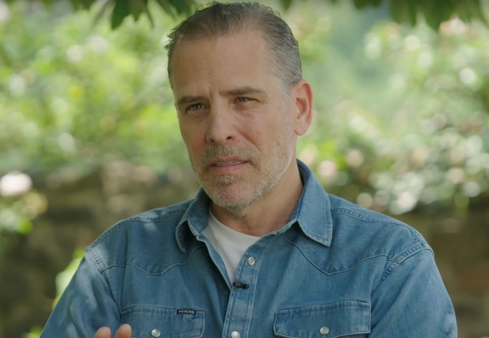 604RAW's tweet photo. Hunter Biden posted this morning that he loves Canada and especially loves Vancouver 👀🇨🇦 https://t.co/nTwVJBwtuu