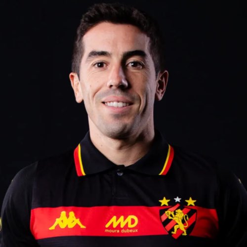 edinhodosport's tweet photo. 🚨🦁
Sport aciona STJD contra Hélio dos Anjos.

O Sport protocolou uma notícia de infração disciplinar junto à Procuradoria do Superior Tribunal de Justiça Desportiva (STJD) contra Hélio dos Anjos, treinador do Náutico, em razão de um beliscão que deu no atleta Carlos de Pena.

🗞️ @PedroMaranhao13