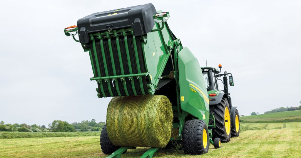 machinefinder's tweet photo. Hay season has rolled through generations of operations 🚜

Round balers continue to support producers with dependable performance and the necessary consistent bale quality. Read the blog and share this with someone getting ready for hay season: https://t.co/ZxqJy8VNL0 https://t.co/qzKQzwMuTn