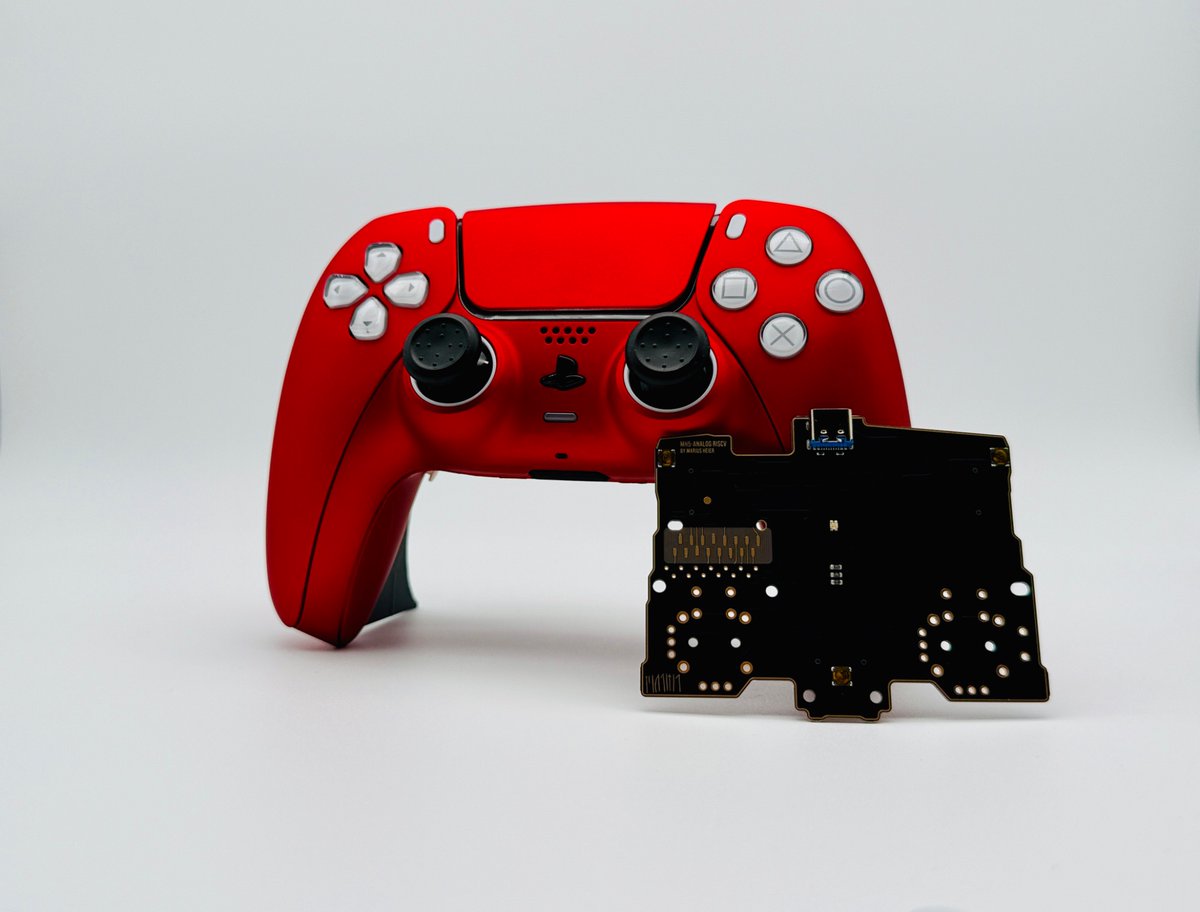 ScrimmsCtrl's tweet photo. Red done right 🔥

• PS5 Marius Board
• Custom Full Soft Touch Red Shell
• 2 Back Buttons
• Interchangeable Thumbsticks
• Mouse Click Triggers &amp; Bumpers

This one is straight chef’s kiss 🤌 https://t.co/cAWNdA2uhF