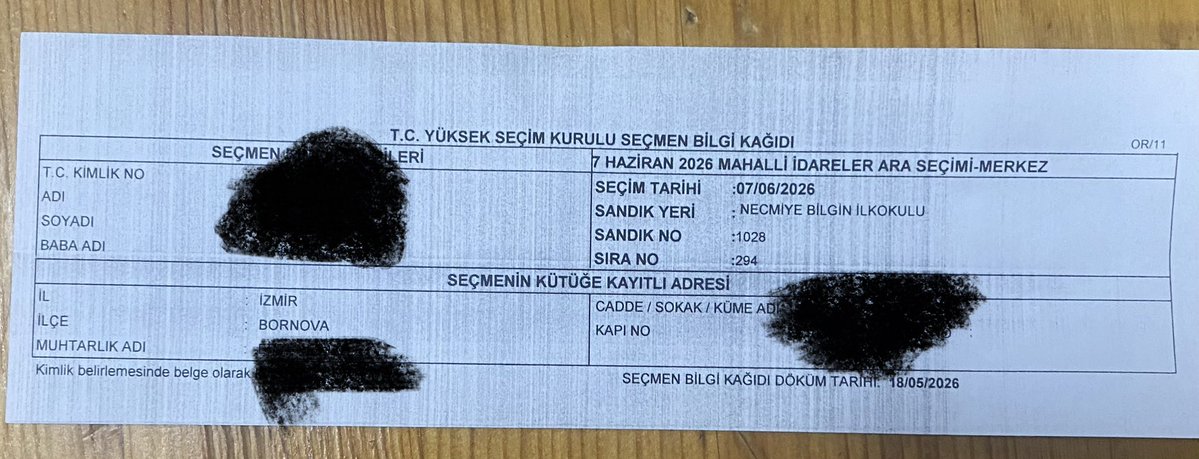 seraphicaly's tweet photo. Bugün bana seçmen kartı gelmiş.

Bir an aklım çıktı; farketmeden 2028’e geldik diye.. https://t.co/OiBRapHUKH