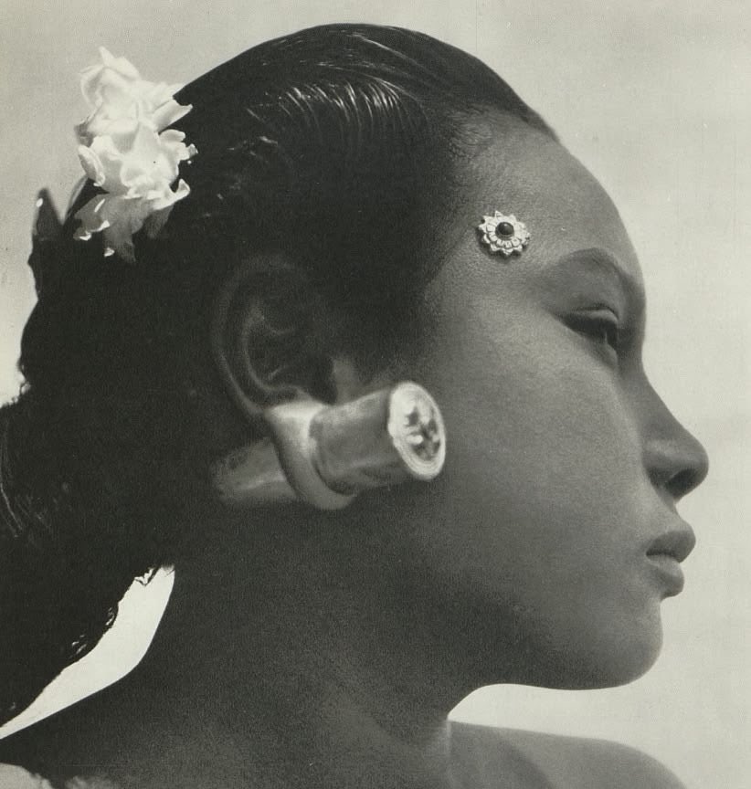 ccequioa's tweet photo. the greatest form of self expression: accessorizing https://t.co/XPGTccGCBh