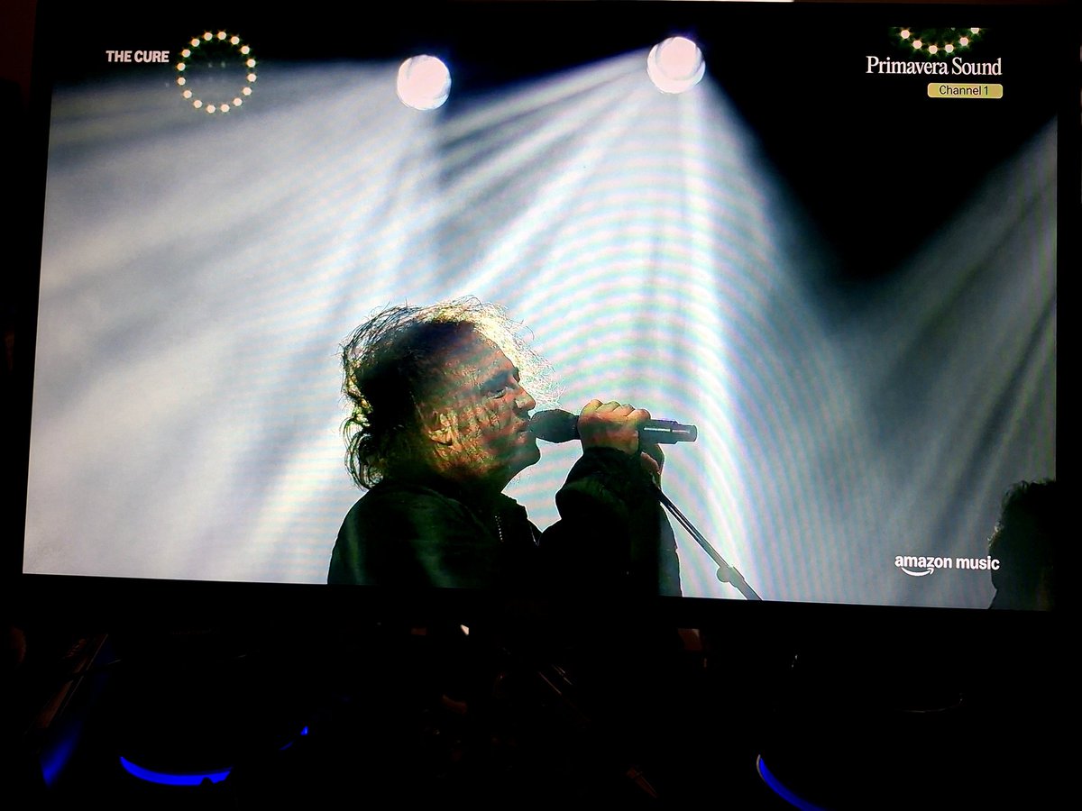 AlexBSD's tweet photo. The Cure, Live Primavera Sound Streaming #TheCure 🔥🖤 https://t.co/xuoLjjjAHE
