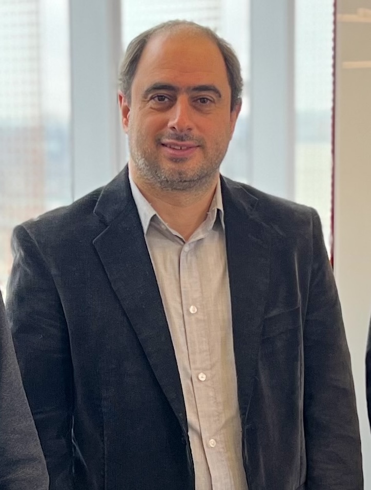 umiacs's tweet photo. Mohammad Hajiaghayi (@MTHajiaghayi)—a computer scientist @UofMaryland—has earned two ACM SIGecom Test of Time Awards for research that helped shape modern online auctions, mechanism design and digital markets. The award-winning papers introduced foundational frameworks that continue to influence online pricing, allocation and economic decision-making more than two decades later. Read more: https://t.co/LNM39nJh1t