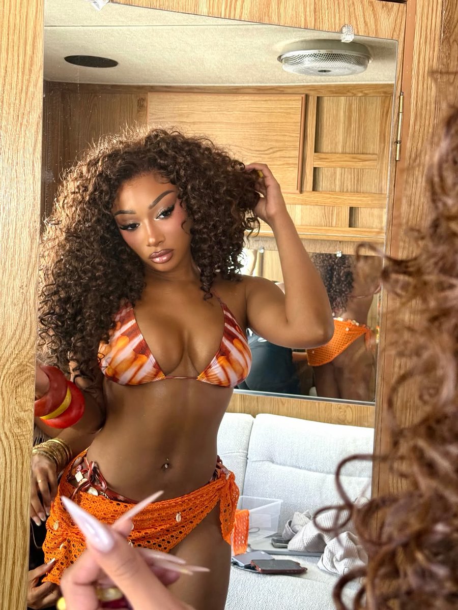 Standing4Megan's tweet photo. -Megan Thee Stallion IG 😍🔥

"Thee Hot Girl Coach is on thee beach in BAYWATCH premiering in January on Fox TV. Shop Hot Girl Summer swimwear at Walmart" https://t.co/ktWw0Fa3Ci