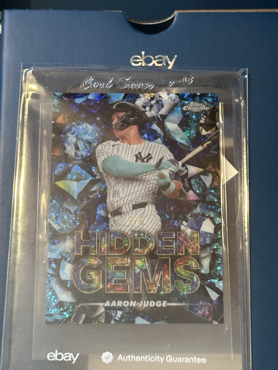 tragerwh's tweet photo. @eBay @PSAcard  why is this STILL happening. You spend 2k on a card to get authenticated and your packaging risks damaging EVERYTIME https://t.co/oJMo57YPSU