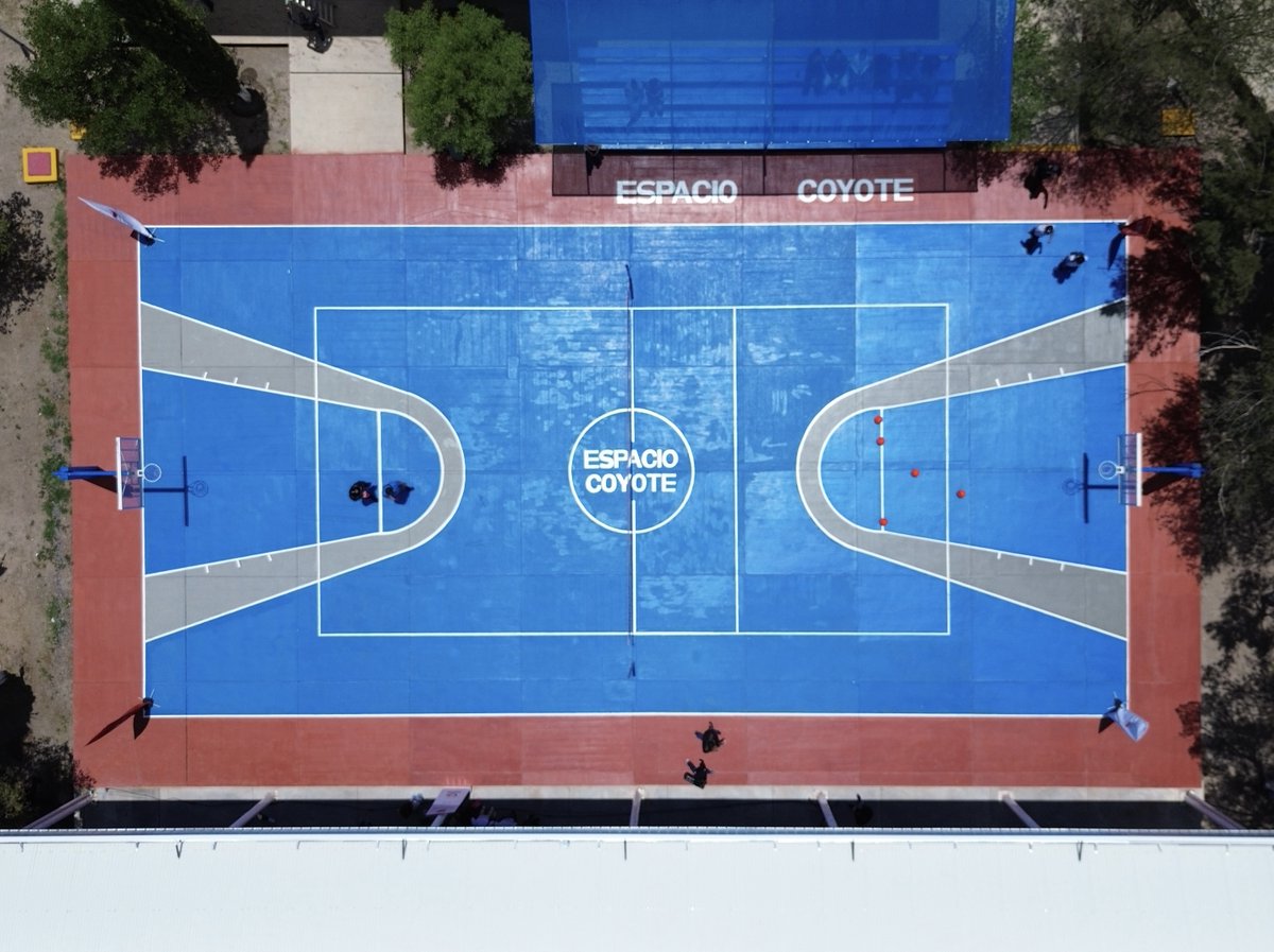 DavidMonrealA's tweet photo. Entregamos una nueva cancha de usos múltiples en el Tecnológico de Río Grande. Trabajamos por el bienestar de nuestras juventudes, para que puedan contar con espacios dignos para su recreación. ¡Que disfruten de este espacio!

#AñoDelProgreso https://t.co/ghQwz3N5u6