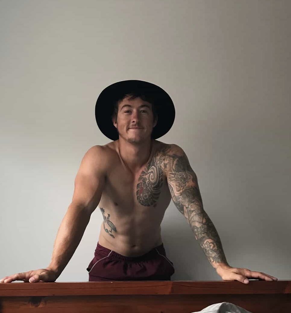 fitAUdad's tweet photo. Back before the gainz . https://t.co/50Wrwu0lLK