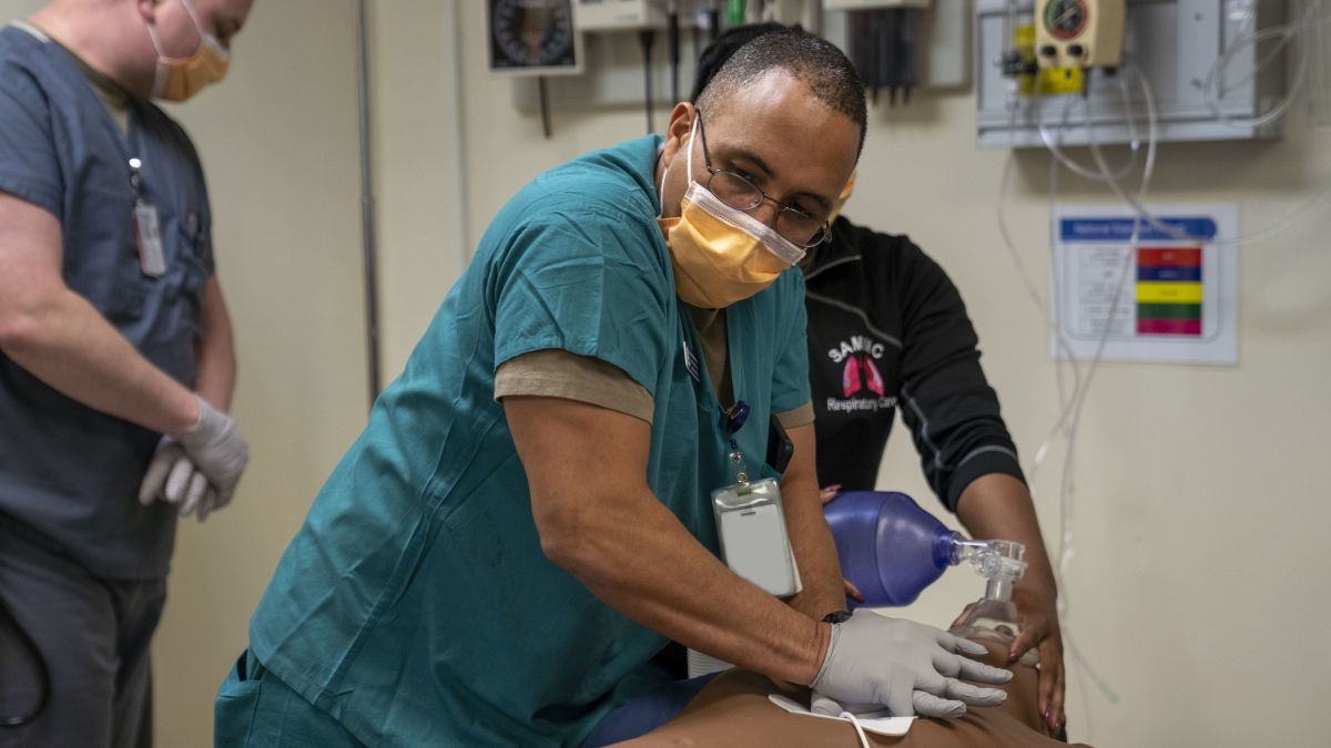 DoD_DHA's tweet photo. NEWS: DHN Central MTFs earn top marks for excellence in patient safety

https://t.co/VC7EDjzzfT https://t.co/1XgiPxi7GQ