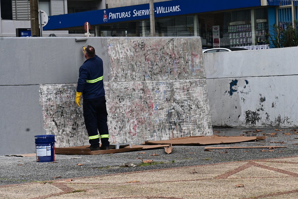 montevideoIM's tweet photo. Tareas de mantenimiento, hidrolavado y pintura en la  Plaza Dr. José Pedro Massera 👷

Estamos trabajando en este emblemático espacio en la rambla, donde se encuentra el homenaje a Gabriela Mistral para el disfrute de todas y todos ☀️

📍 Juan Benito Blanco y Miguel Barreiro https://t.co/Mc7UOTlKG5