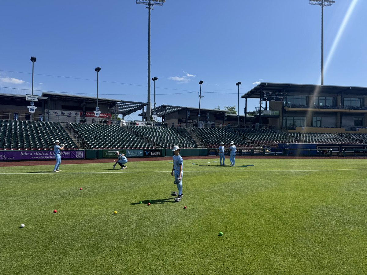 BattleBlue14u's tweet photo. What an evening of baseball we have ahead!  Thank you @OMAStormChasers @WernerPark for having us. Quite the experience. #LetsBattleBlue @MillardUnited https://t.co/YukEXaLPym