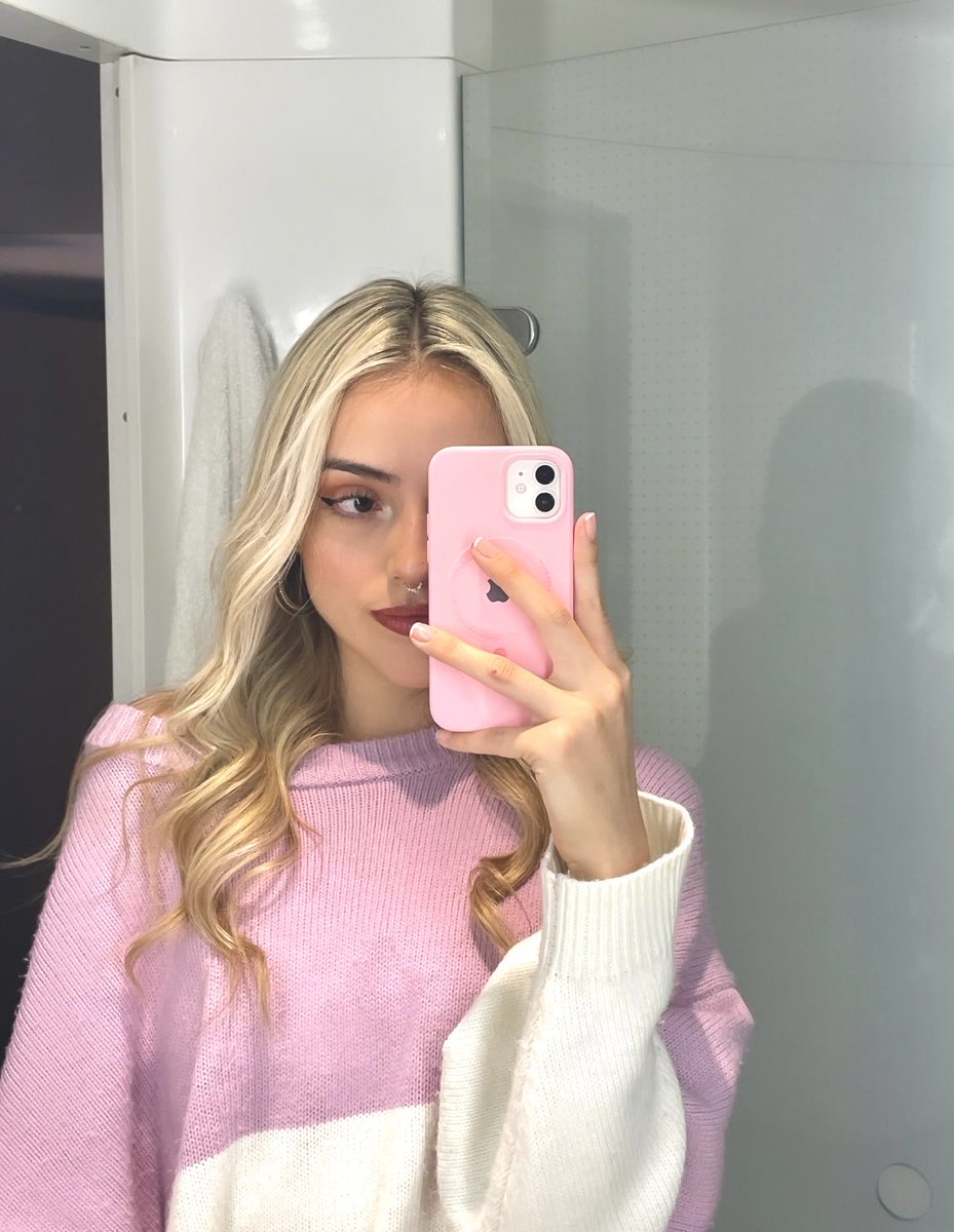 aleandreaa__'s tweet photo. ➡️ https://t.co/wuaN8dAnWT ⬅️ 

#followme #baddie #onlyfans 🎀 https://t.co/xXGsraXXOU