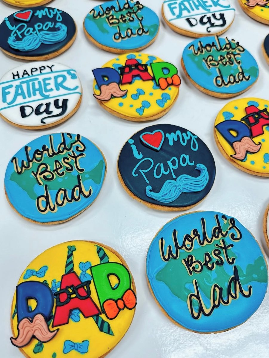 Smallcakes_CC's tweet photo. Dad deserves dessert too.👔
Father’s Day is almost here, and we’re getting ready to help make the weekend a little sweeter.⛳️
Preorders are open, and we’ve got something sweet for every kind of dad.💙

#Smallcakes #FathersDay #SmallcakesCupcakery https://t.co/I47sRiWQaw