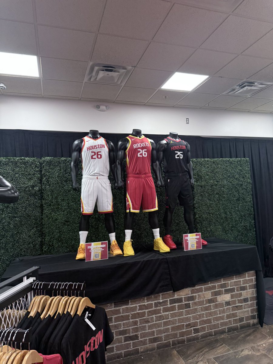 Cre82Cre8's tweet photo. @HoustonRockets these are fire https://t.co/gwu51YmDxS