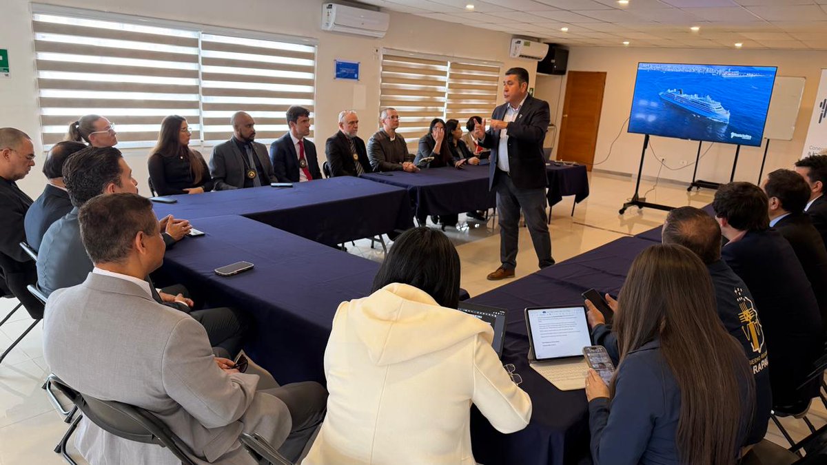 PuertodeIquique's tweet photo. Visita de Aduana de Brasil en #EPI. Junto a actores públicos y privados analizamos la ruta del Corredor Bioceánico. Como Puerto de Iquique expusimos potencialidades y desafíos para abordar esta iniciativa
#PuertoIquique #Tarapacá #LogísticaPortuaria https://t.co/LIwqougZBJ