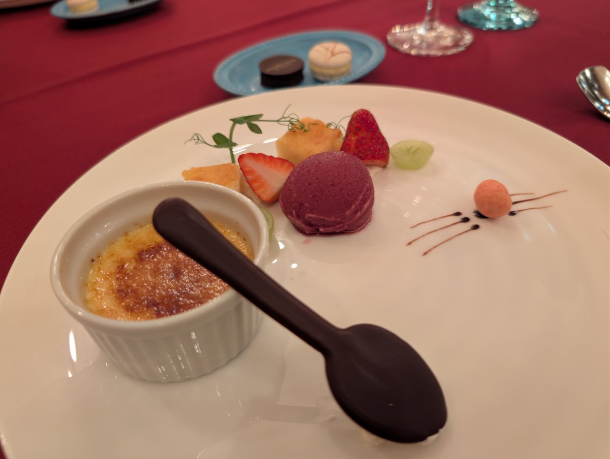 bibi8010's tweet photo. 昨日はマゼランズでコース料理食べて満足してる今‼️ https://t.co/xSkC1PsLBK