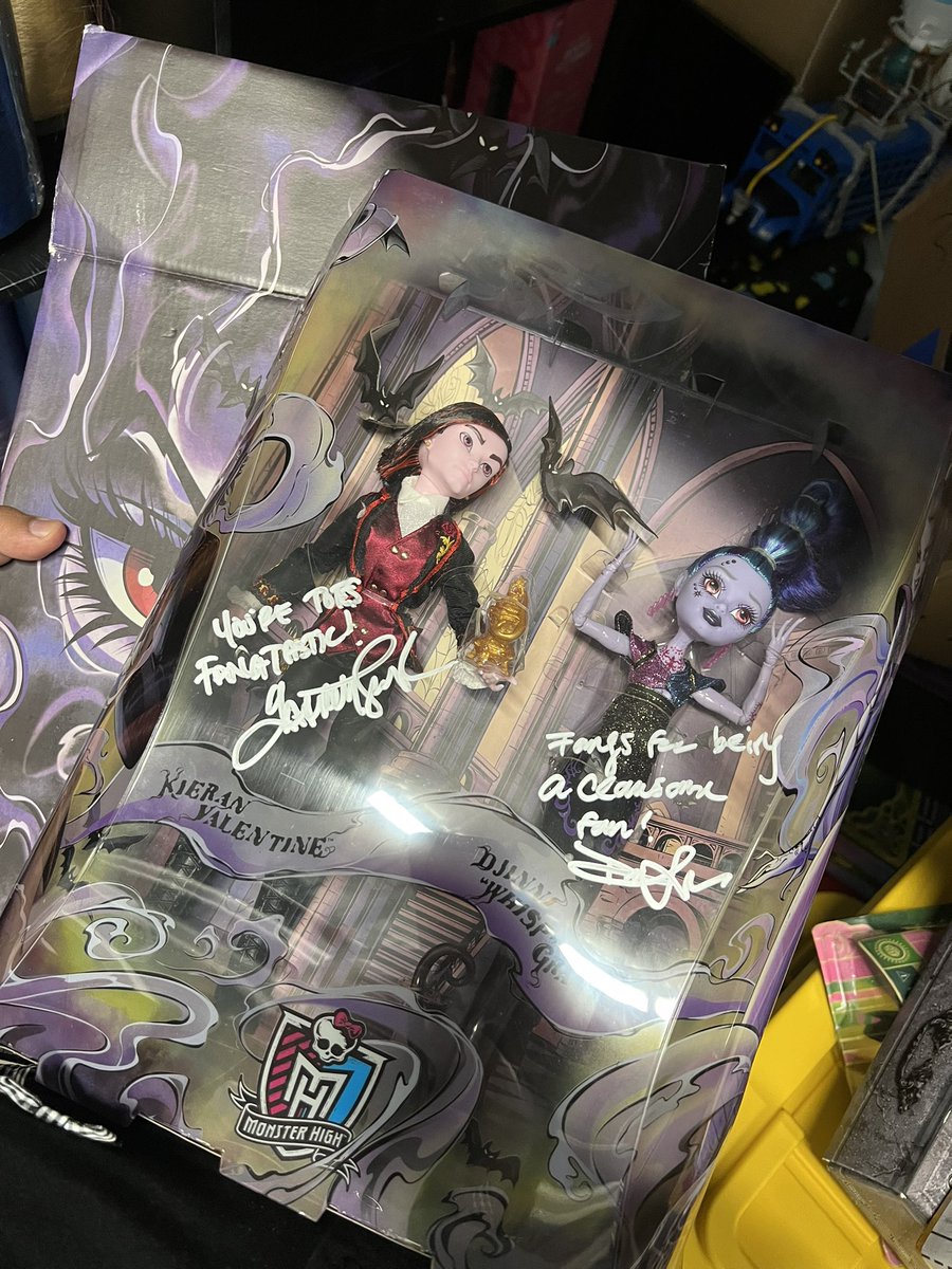 thedaulheart's tweet photo. Will be listing some items for sale on here before I put them on eBay mercari or offer up ! Life has taken over for the worse and would rather these go to a beautiful home instead of sitting in my storage unit! This is just some of what will be going up.Currently shipping US only https://t.co/QfCBex7W3z