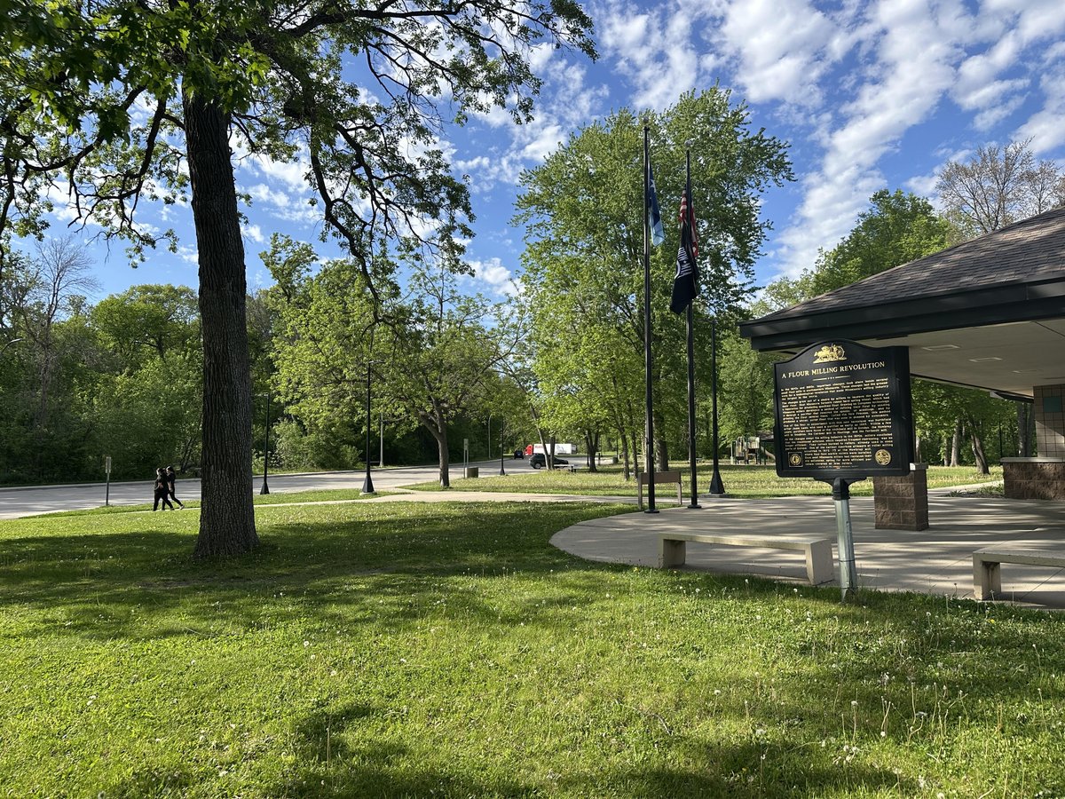 MnDOT's tweet photo. Minnesota’s 50+ rest areas are here to make every road trip a little easier. Stretch, recharge and enjoy the view! Find a stop that fits your route: https://t.co/rdgESdRY60 https://t.co/7LYc6tEq43
