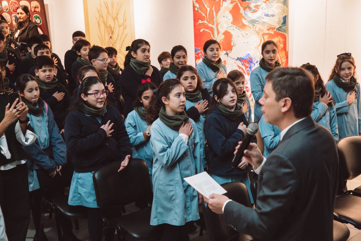 PMacchiarola's tweet photo. 🌎💚 ¡SÍ, PROMETO! UN COMPROMISO CON EL MEDIO AMBIENTE

En el Día Mundial del Medio Ambiente vivimos una jornada muy especial junto a los alumnos del Colegio El Salvador, quienes realizaron una jura para comprometerse con el cuidado de nuestra casa común ¡La primera en la muni! https://t.co/B2WC4byNJy