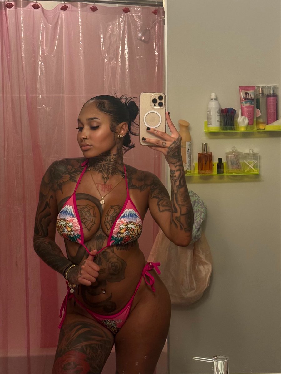 Briani_arlyn's tweet photo. Summer time fine 🩷💚🩵🧡 https://t.co/94lK08FMY6