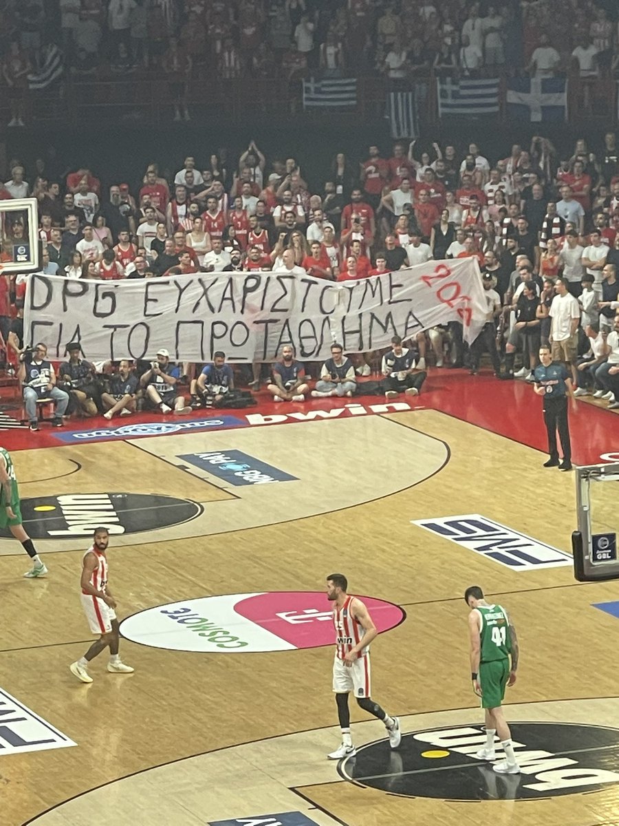 Jimmy__Red's tweet photo. «σύμφωνα με τον Νόμο 4326/2015 άρθρο 1Α παρ. 2 σε περίπτωση που η είσοδος αυτή προκαλέσει καθυστέρηση της έναρξης ή προσωρινή διακοπή, επιβάλλεται η διοικητική κύρωση διεξαγωγής μίας αγωνιστικής χωρίς θεατές»
DPG ΕΥΧΑΡΙΣΤΟΥΜΕ ΓΙΑ ΤΟ ΠΡΩΤΑΘΛΗΜΑ vol. 2
👏🏻🔴🏆⚪️
#OlympiacosBC #paobc https://t.co/FO6Gch179o