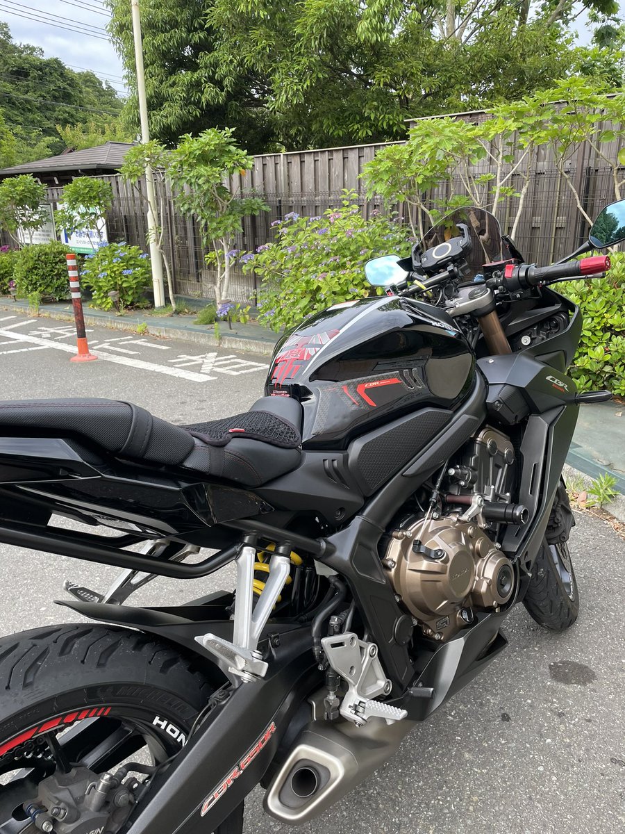 PiZD7ftyfp1oLJr's tweet photo. おはようございます⛅️
涼しい朝です👍混み合う前に鎌倉を朝駆け🏍️💨
皆さん本日もご安全に🙇🏻‍♂️ https://t.co/4UL9D0h0WW