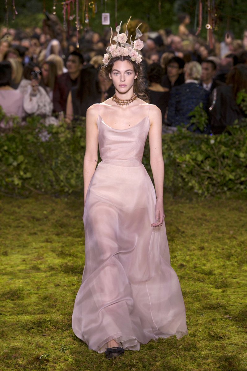 trifidodarcy's tweet photo. Sábado de Dior. https://t.co/Nvyep2UW2g